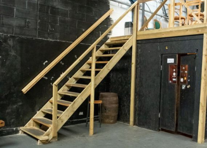 5. Staircase (Industrial)