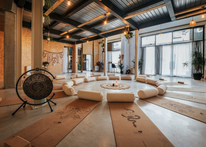 Spacious and Bright Wellness Studio for Filming