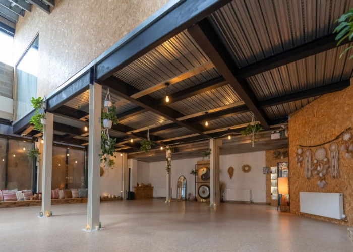 4. Studio, Empty Room