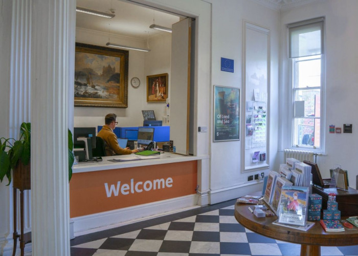 9. Reception, Tiled Floor, entrance