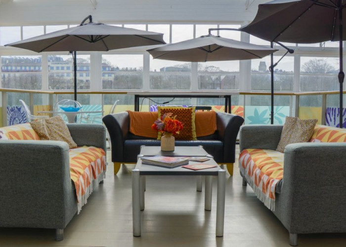 28. Livingroom, Conservatory