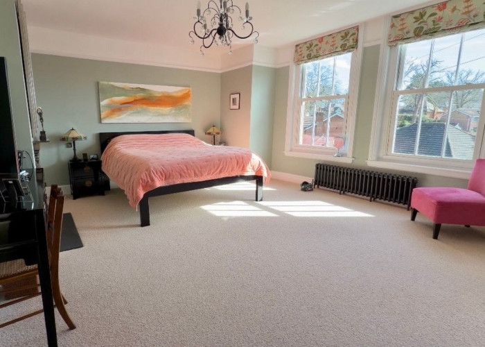 10. Bedroom (Master/En-Suite)