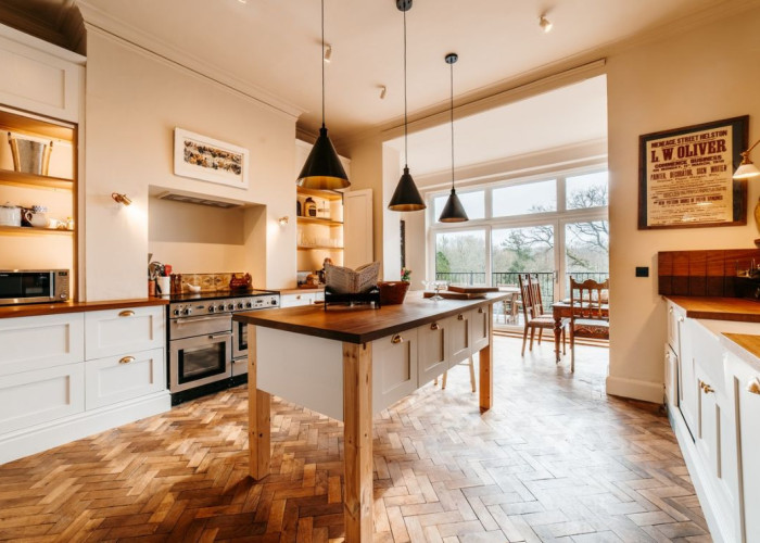 8. Kitchen, Kitchen (With Island), Kitchen (Cream or White units)