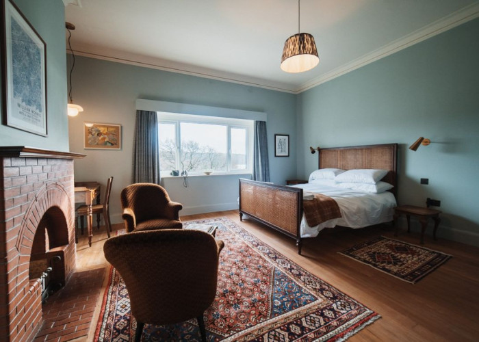 27. Fireplace, Bedroom (Double)