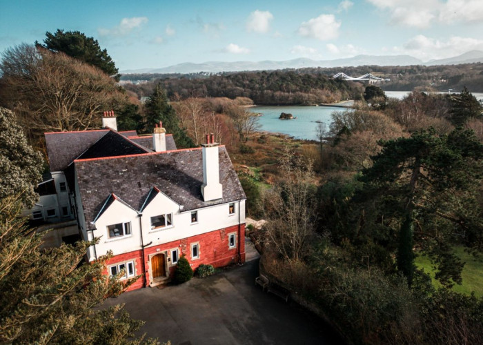 1. Driveway, House / Cottage Exterior