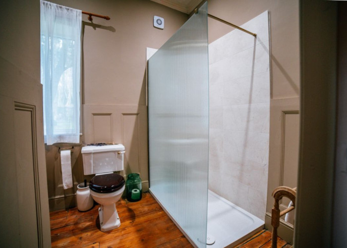24. Shower Room
