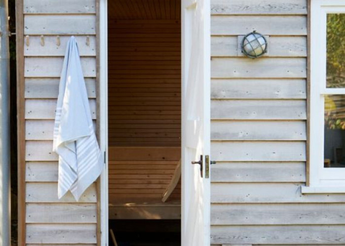 23. Sauna / Steam Room