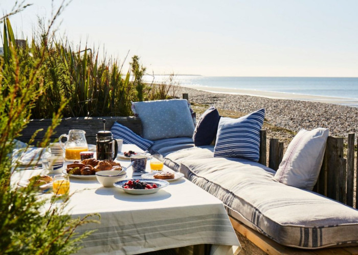 17. Patio / Veranda, Beach