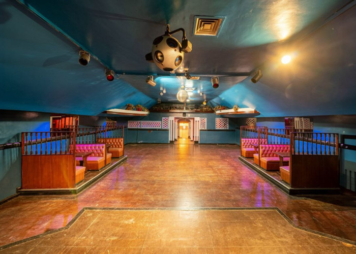 2. Dance Floor, Night Club