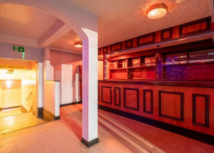 13. Pub / Bar / Club