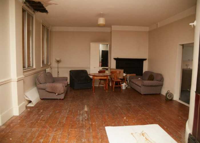 57. Livingroom, Derelict, Flats / Appartments, Wooden Floor