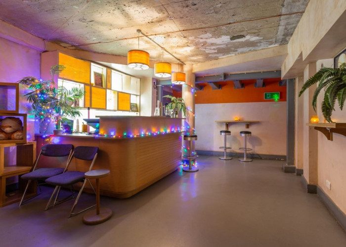 10. Cinema, Pub / Bar