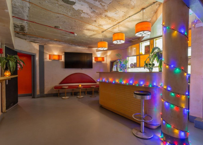 11. Cinema, Pub / Bar