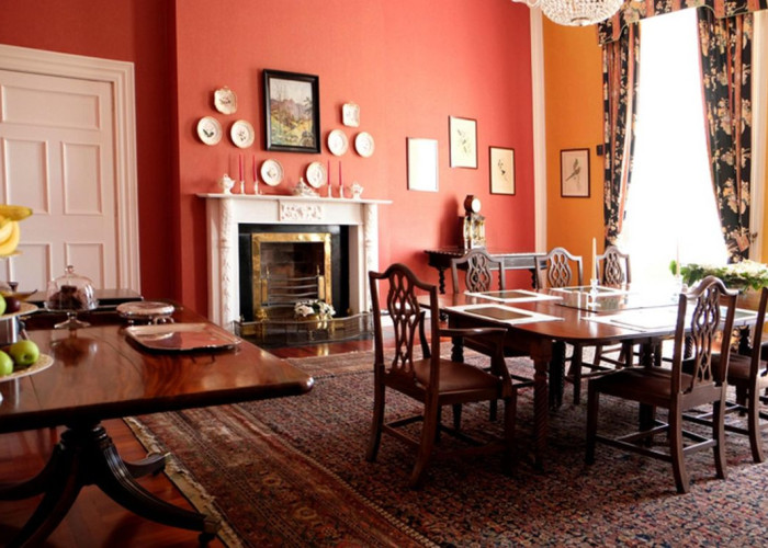 6. Diningroom, Windows, Fireplace