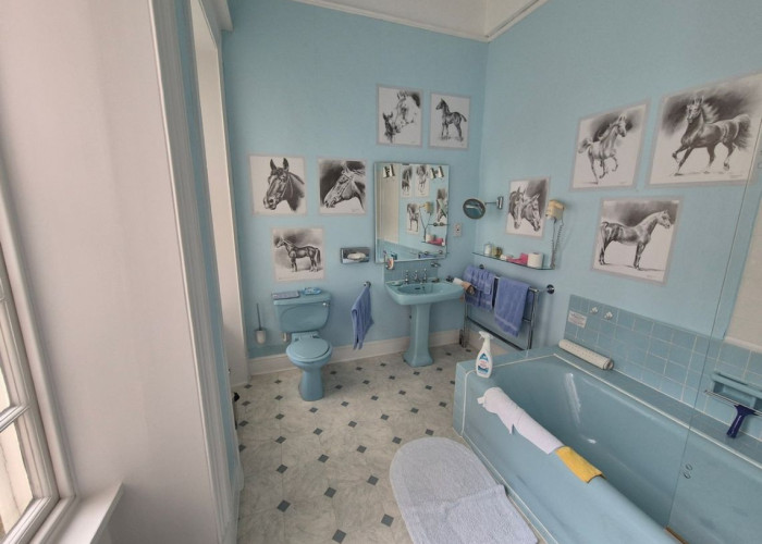 22. Bathroom, Colourful