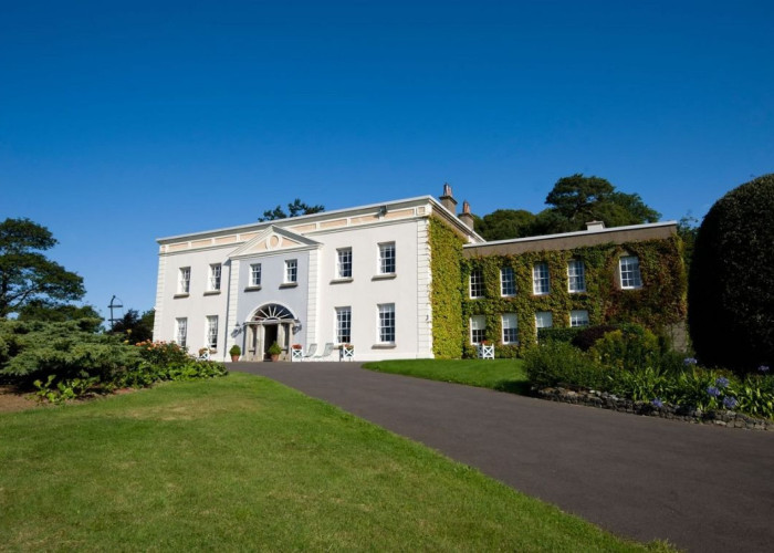 Expansive Multi Period Estate for Filming