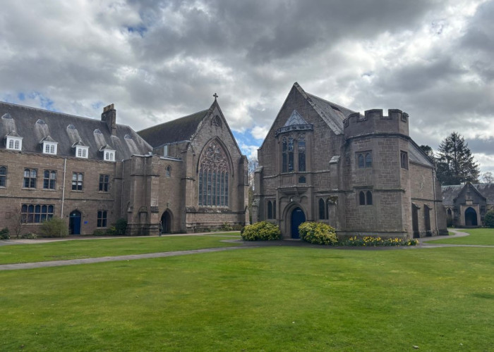 18. Church, School / College, Lawn