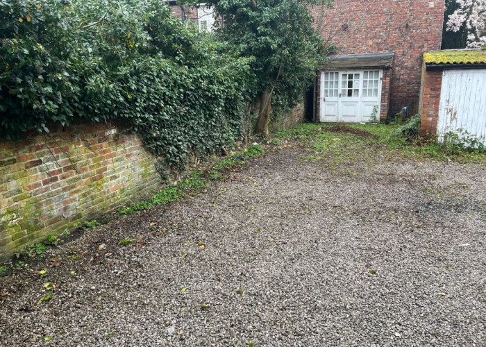 5. Garage, Yard