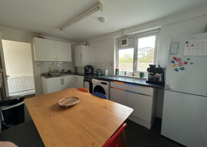 4. Kitchen, Kitchen With Table