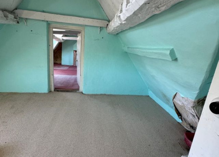 30. Empty / Spare Room, Attic/Loft