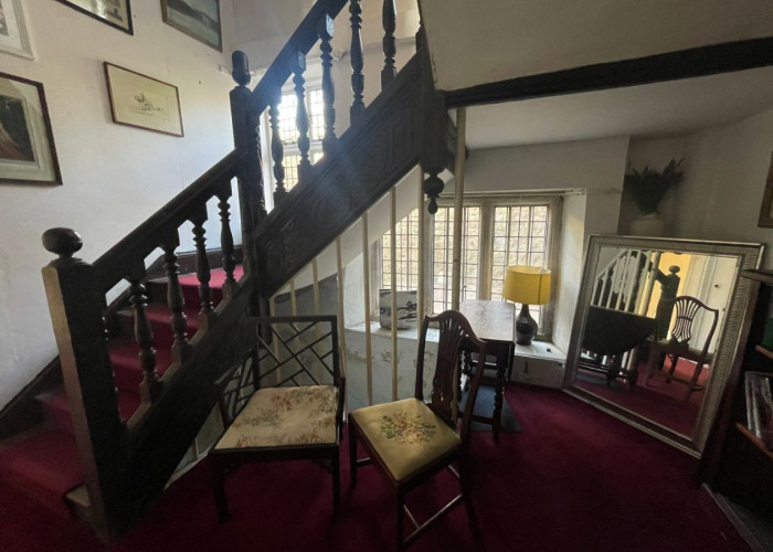 13. Stairway / Staircase, Hall