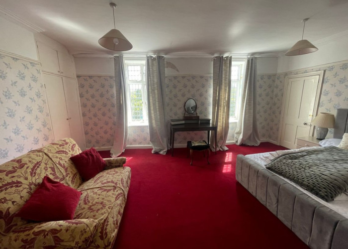 4. Bedroom, Pattern Wallpaper