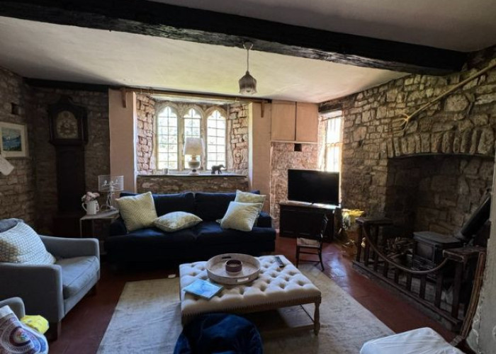 9. Livingroom, Fireplace, Stone Wall