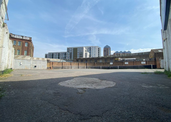 6. Car Park (Large)