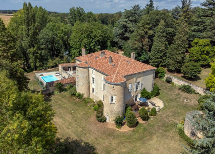 4. Exterior, Swimming-pool, Garden (Rear, Large)