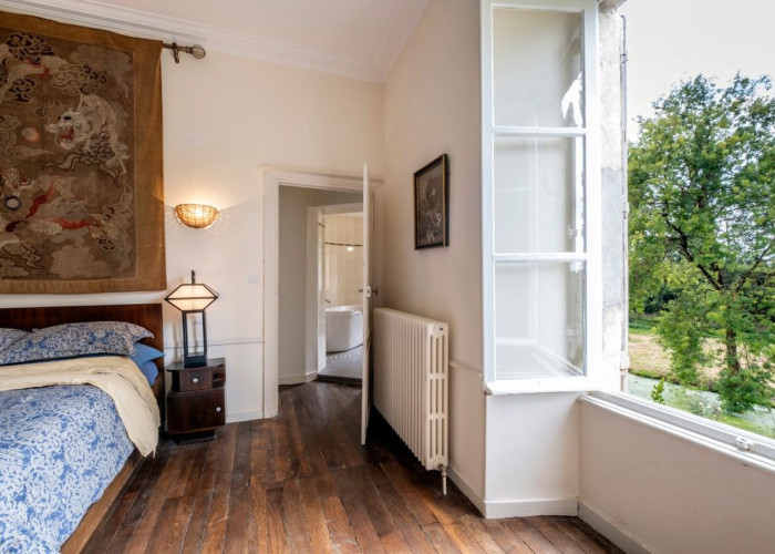 32. Bedroom (Master/En-Suite)