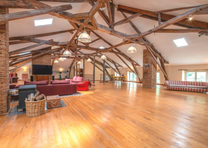 38. Livingroom, Diningroom, Open-plan
