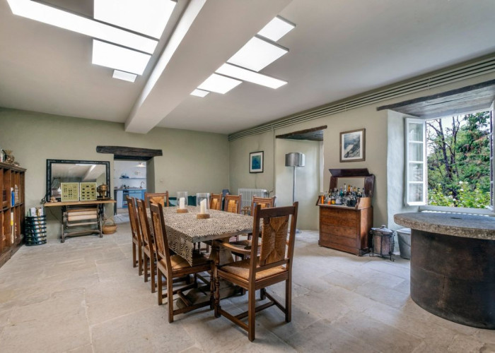 18. Diningroom