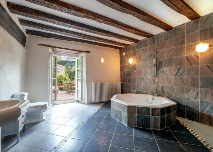 22. Bathroom, Patio / Veranda, Bathroom (Double Bath), Bathroom (Shower and bath)