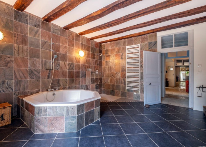 21. Bathroom (Large), Bathroom (Double Bath), Bathroom (Shower and bath)