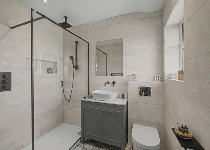 14. Shower Room