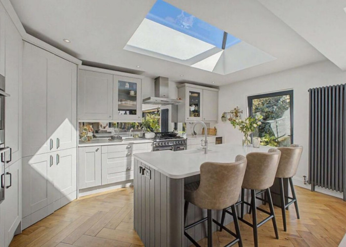 5. Kitchen, Kitchen (With Island), Skylight