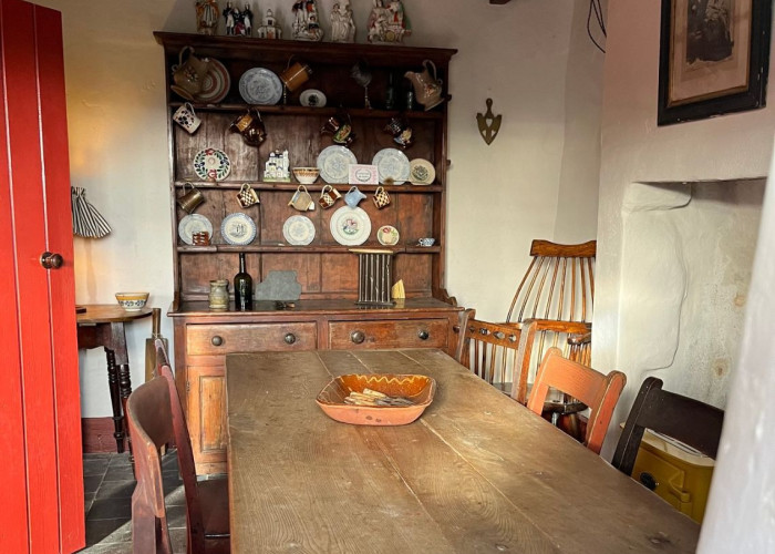 7. Diningroom, Fireplace