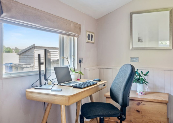 10. Home Office / Study
