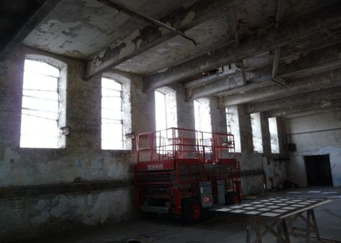 16. Warehouse (Dark)