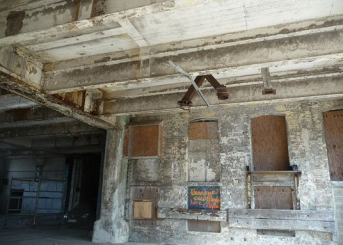 22. Warehouse (Large)