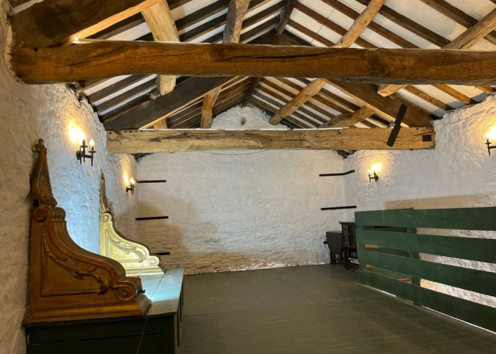 9. Barn