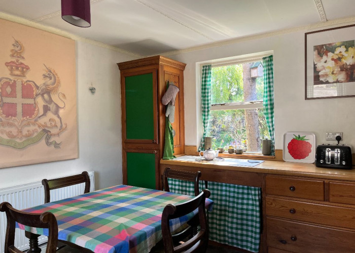 3. Kitchen, Kitchen With Table