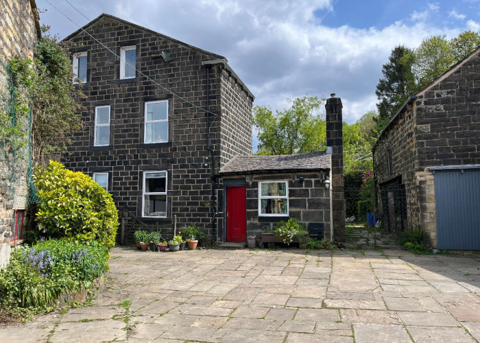 Farm House with Studio and Barn for Filming