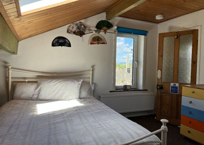 15. Bedroom (Double), Skylight
