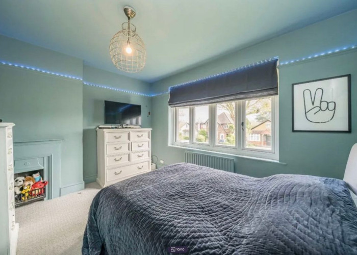 19. Fireplace, Bedroom (Double)