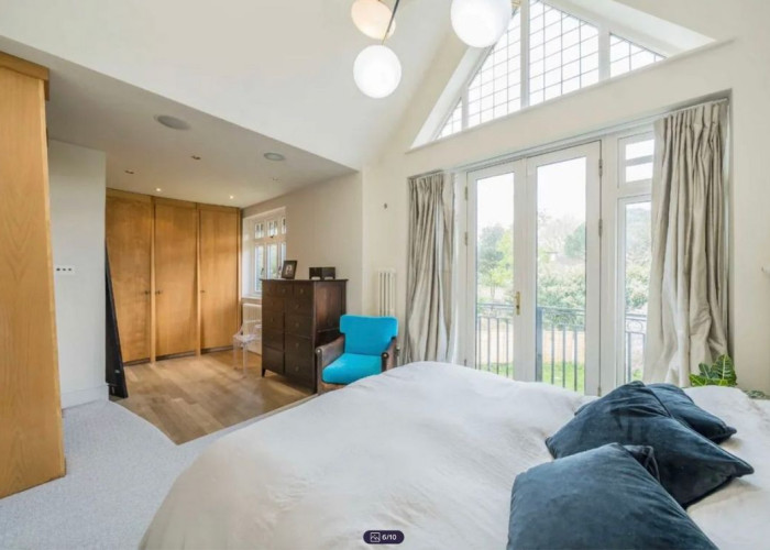 15. Windows, Bedroom (Master/En-Suite)