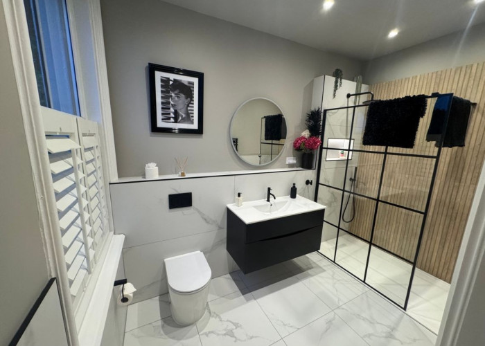18. Shower Room