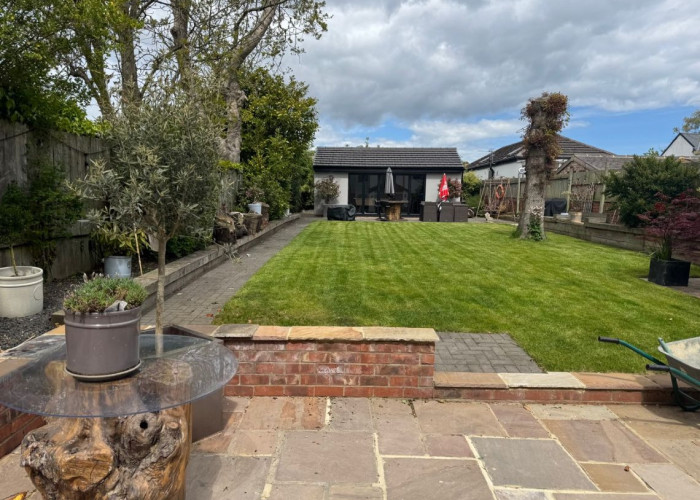 35. Patio / Veranda, Lawn