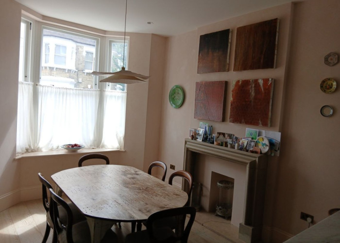 11. Diningroom, Fireplace, Kitchen With Table