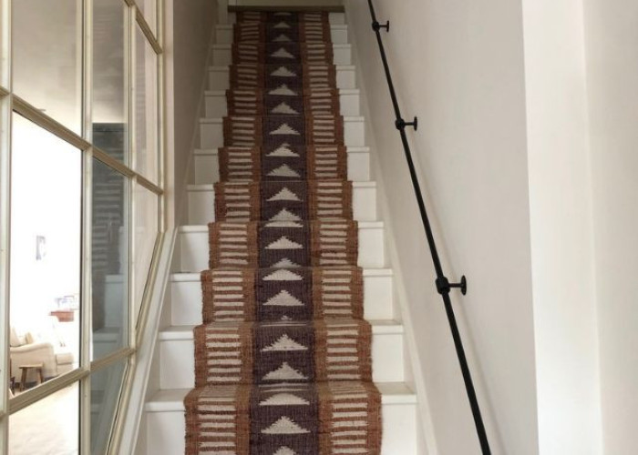 16. Stairway / Staircase